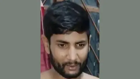দুমকিতে রাতের আঁধারে মাহিন্দ্রা চালককে কুপিয়ে জখম